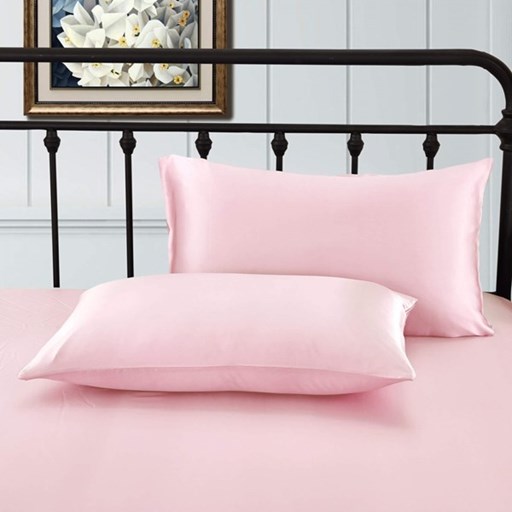 6 Beauty Benefits of Silk Pillowcases